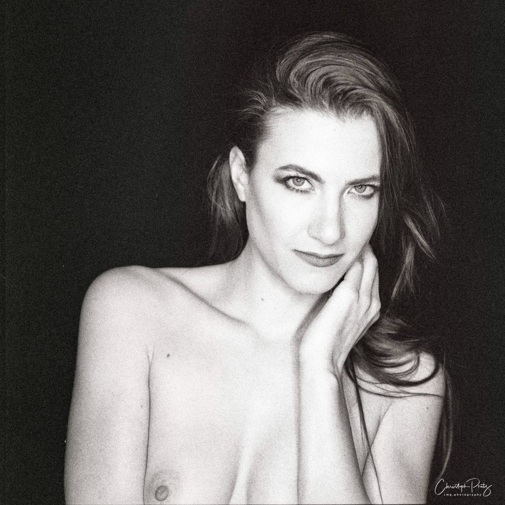 Hasselblad, Lauren Christ, Portrait, Studio, adult, aged film, analog, arm, beauty, cool, face, female, film, girl, glamour, hair, holding, indoor, looking, model, one, people, person, photo shoot, photography, sexy, skin, woman, young
