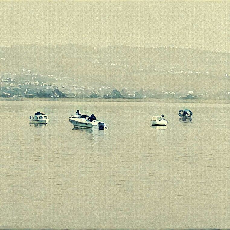 ... Ich wär scho gäng ganz gärn ä Fischer gsii, alleini duss i'me Boot...