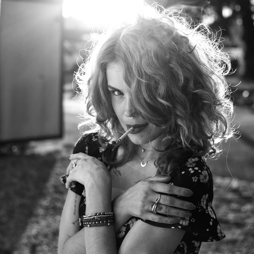 Last rays of sun, with Anna (Leica M240, Voigtländer 50/1.1)