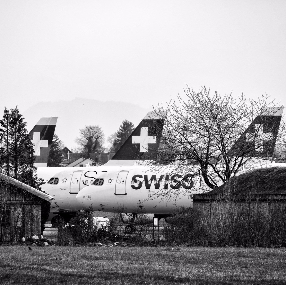 The Corona grounding of 19 Swiss and Edelweiss planes on their hopefully temporary parking on Dübendorf Airfield.