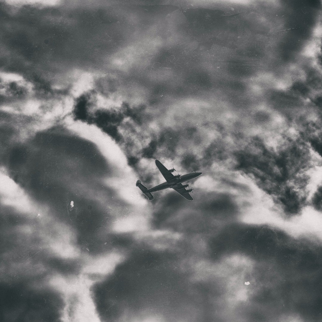 We live a little outside of Zurich and one of my before Corona time goals was already to show the beauty of the landscape over here. Now that we should not go too far away from home let's have a series of pictures from our balcony. From time to time there are interesting things passing by above us. Too bad I missed the flight with this one...
.
.
.