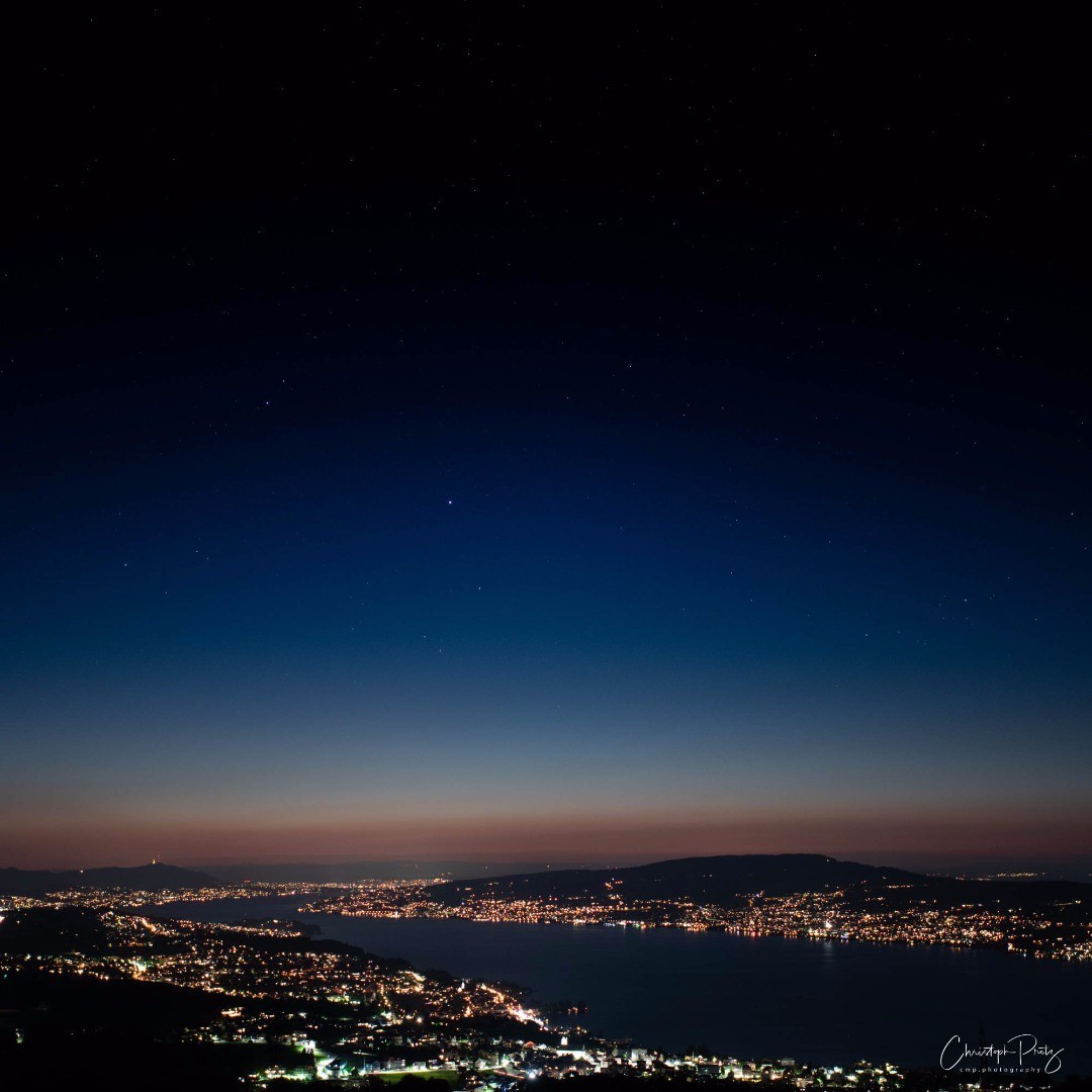 We live a little outside of Zurich and one of my before Corona time goals was already to show the beauty of the landscape over here. For once another one of my favorite places by night. This one is alittle more confortable, I was sitting at the edge of a fereshly mowed field, had foxes and other anaimals around me and enjoyed the mood and sounds of the upcoming night.
Again, why go far away the good is so close :-)
.
.
.