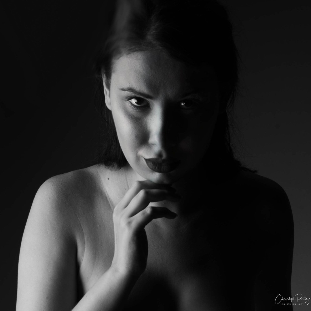 Time goes bye so quickly and I almost forgot to post some first shots from a recent shooting with Kessy Cassidy.