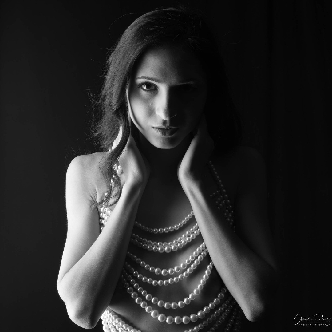 Having more time at the end of the year I am now slowly starting to process my shootings from the collections for my own portfolio. Today pictures of the shooting with the wonderful Karina @ohhhkerry
.
.